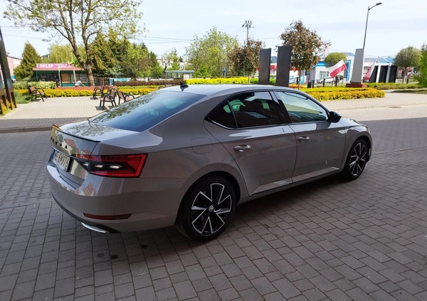 Skoda Superb cena 135000 przebieg: 147000, rok produkcji 2022 z Orneta małe 704